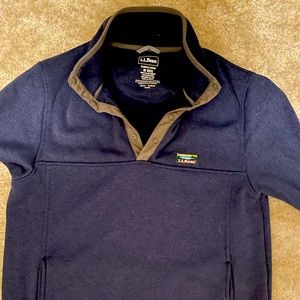 LL Bean pull over medium